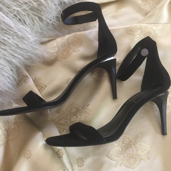 Kendall & Kylie Shoes - Kendall + Kylie Black Velvet Shoe 10